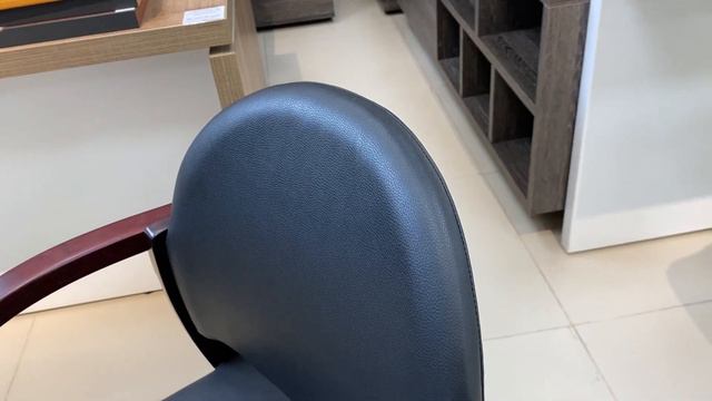 Кресло для посетителей Джуно