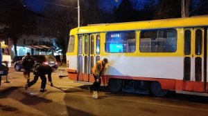 Поломка и ремонт трамвая.