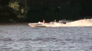 EVINRUDE E-TEC 450HP FEEL THE POWER