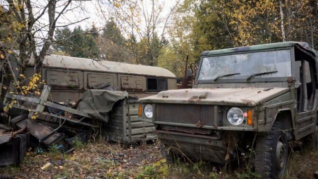 Нашли в лесу заброшенную стоянку военной  техники