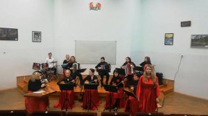 1) Р. Бажилин "Карамельный аукцион" 2) В. Косма "Реалити" из к/ф "Бум"