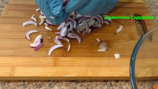 Когда у меня есть банка фасоли и крабовые палочки, готовлю этот вкусный салат.