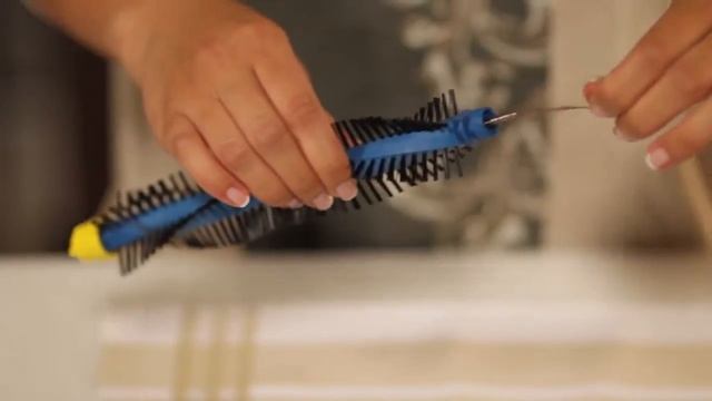 Как очистить щетку от намотавшихся волос? смотреть онлайн