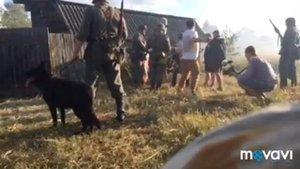 Немцы сжигают людей в сарае