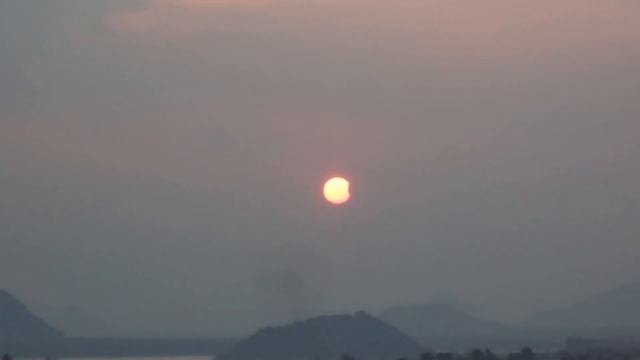 Solar Eclipse captured by DSC W710 SONY camera смотреть онлайн