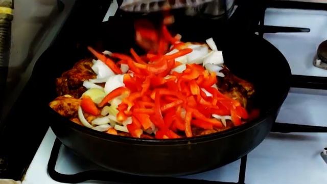 Не знаете, что приготовить на ужин? Ловите рецепт! КУРОЧКА КАРРИ в сливочном соусе. смотреть онлайн