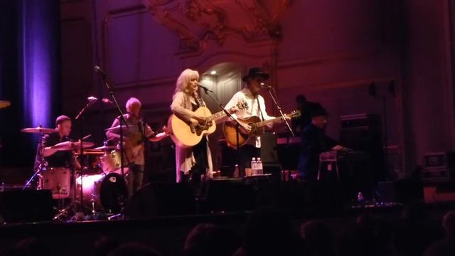 Emmylou Harris & Rodney Crowell - Love Hurts - live Laeiszhalle Hamburg  2013-05-31