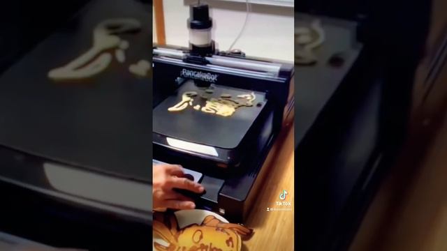 Unreal! Pancakes on a 3D printer?! #shorts