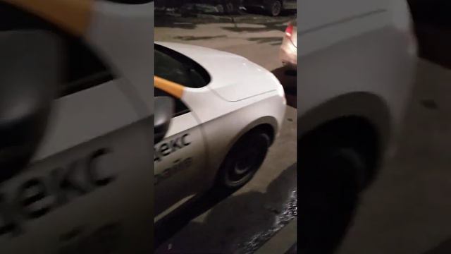 Осмотр машины каршеринга перед арендой ЯндексДрайв