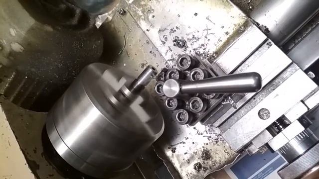 Нарезание резьбы на токарном Универсал 3 смотреть онлайн