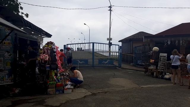 Абхазия. Старая Гагра 24 июня 2021 Пляж, Пирс, Набережная и Море. Колоннада, Гагрипш ресторан. ОБЗО смотреть онлайн