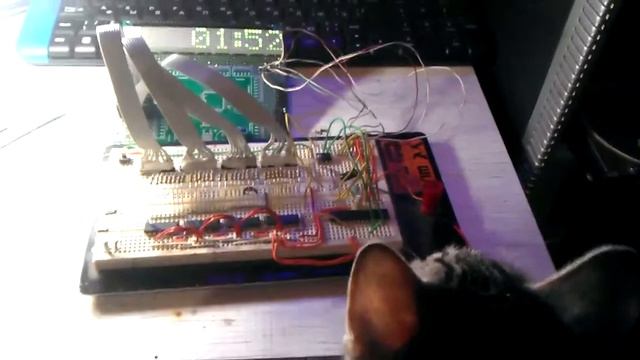 Часы на матрице со скролингом смотреть онлайн