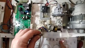 Стиральная машина Indesit WIDL106. Не работает сливной насос. Нет слива...