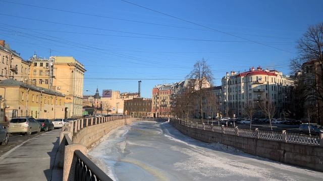 Санкт-Петербург. Короткая прогулка по набережной реки Карповки.
