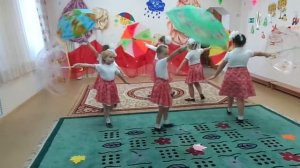 Видео танец с зонтиками