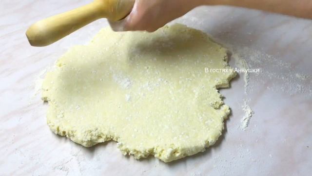 Давно отказалась от магазинного печенья. Очень вкусное печенье из творожного теста.