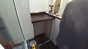 Тумбочка на балкон с 2-мя распашными дверьми из алюминия