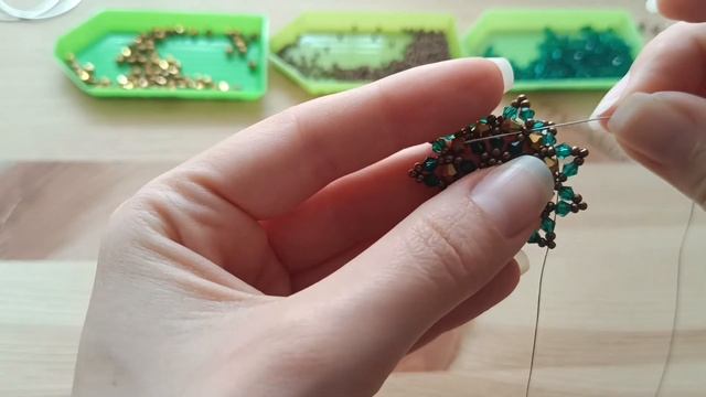 Мастер-класс: серьги-лилия. Серьги ручной работы. Часть 1/Tutorial - Beaded lily earrings. Part 1 смотреть онлайн