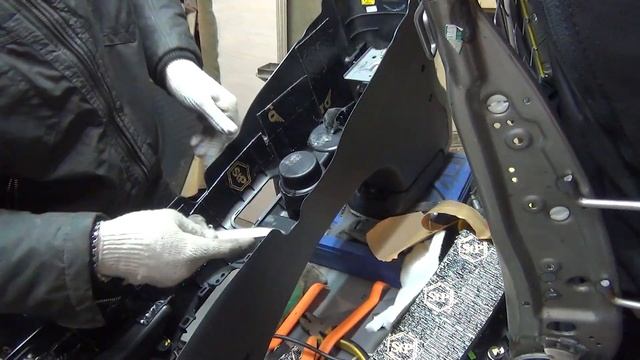 KIA RIO ШУМОИЗОЛЯЦИЯ КОНСОЛИ АКПП виброизоляция по легкому смотреть онлайн