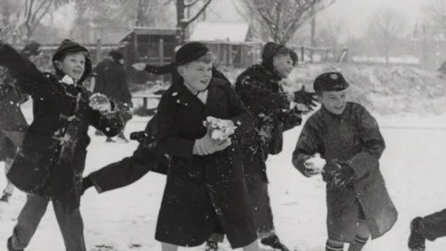 Детства новогодние шары! Стихи Ольги Сухина!