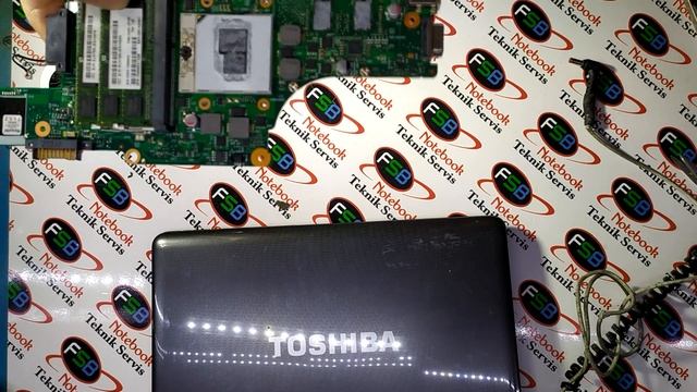 Toshiba Notebook Ekran Kartı Değişimi Toshiba L635 l650 Ekran kartı Vga kart Değişimi смотреть онлайн