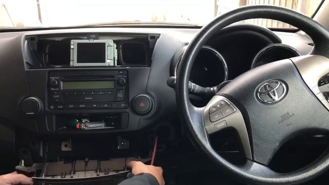How to remove radio unit on 2007-2012 Toyota Kluger (Highlander) смотреть онлайн