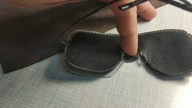 кожаный чехол для очков. смотреть онлайн