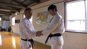 Your hand pierces the opponent's ribs! The secret of Okinawa "Isshin-ryu" Karate 【Sanchin】