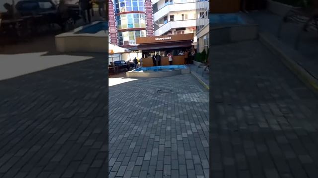 Самые вкусные чебуреки в Адлере на рынке. смотреть онлайн