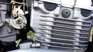 Шелестящий шум двигателя Djebel 250 XC 2005 г.