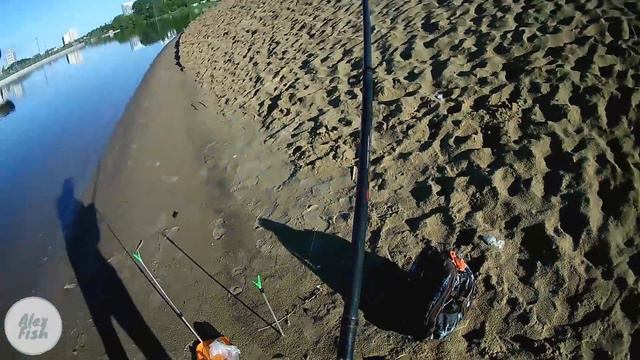 Фидерная рыбалка. Карась загнул удилище на реке Казанка!!!!!