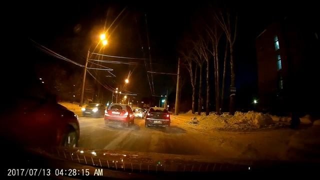 Street Storm CVR-N8520W Ночь Город - Основная камера смотреть онлайн