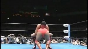 Акира Тауэ (ч) п. Кента Кобаши - AJPW, 1996