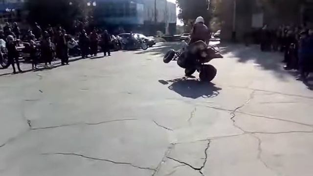 Трюки на квадроцикле