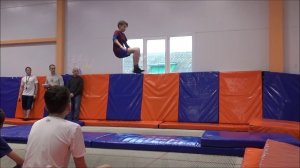 Соревнования по прыжкам на батутах, дети