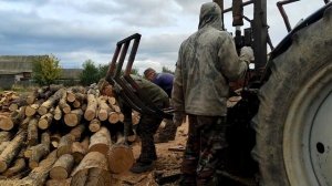 РАБОТАЕМ НА ДРОВАХ. Пилим и Колем Дуб ДРОВОКОЛОМ