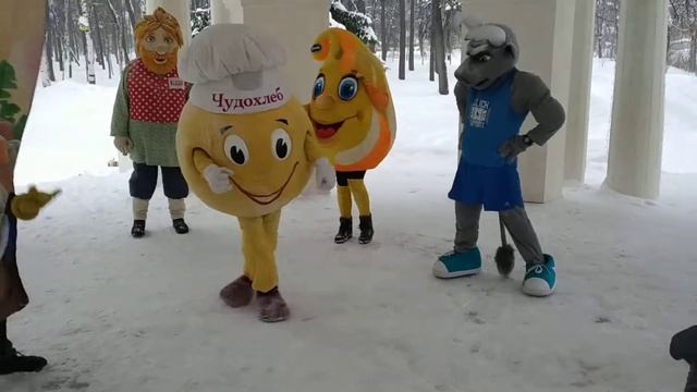 КОЛОБОК "ЧУДОХЛЕБ" ЗАЖИГАЕТ БРЕЙК-ДАНС В АЛЕКСАНДРОВСКОМ ПАРКЕ КИРОВА смотреть онлайн