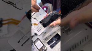 Замена стекла дисплея на iPhone 13 Pro Max в сервисном центре Quantum