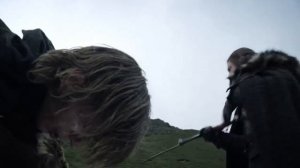 "Не отворачивайся,отец заметит"Нед Старк казнит дезертира из Ночного Дозора