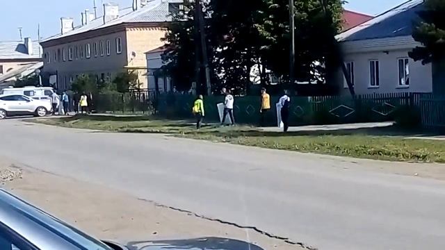 Отработка или рабский труд? Детей заставляют работать заместо коммунальных служб смотреть онлайн