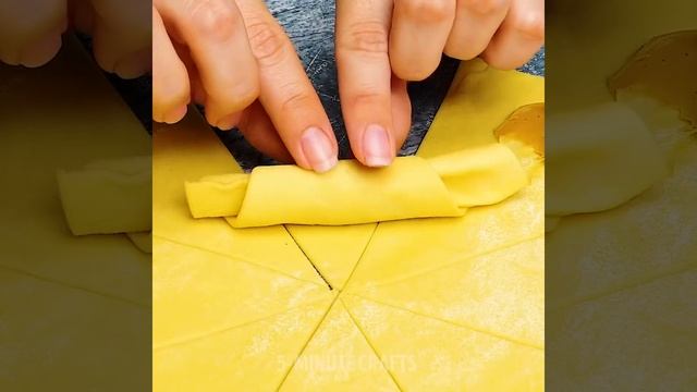 32 AMAZING KITCHEN HACKS TO MAKE YOUR LIFE SO MUCH EASIER смотреть онлайн