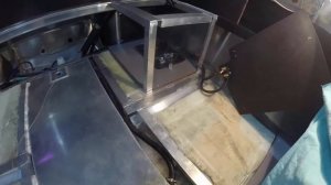 Лодка ТРИЕРА 431 ФИШ подробный обзор  как установлен ТОПЛИВНЫЙ БАК с видом изнутри!!!