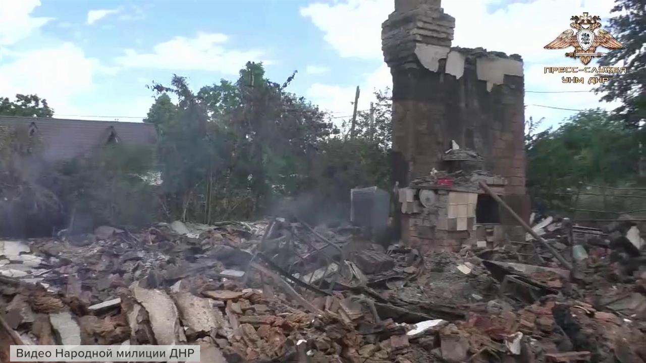 Украинские националисты с самого утра атакуют Донбасс