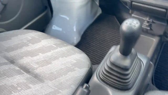 Vancouver Velocity Cars #19120 Suzuki Carry KC 4WD (JDM Kei Truck 660cc 5M/T) смотреть онлайн