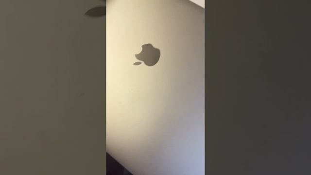 MacBook Pro 15 2016, 25 циклов, CORE I7 /16gb/512gb SSD/2gb Radeon 455/15.4” Retina (2880 x1800) смотреть онлайн