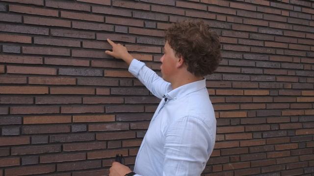 Фасад из клинкерного кирпича для одноэтажного дома в современном стиле. Плюсы  клинкерного кирпича.