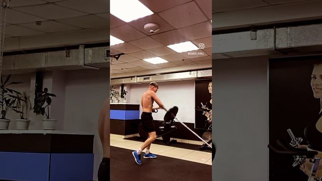 Тренировка. Борцовское упражнение с грифом. Отличная разминка на все мышечные группы. смотреть онлайн