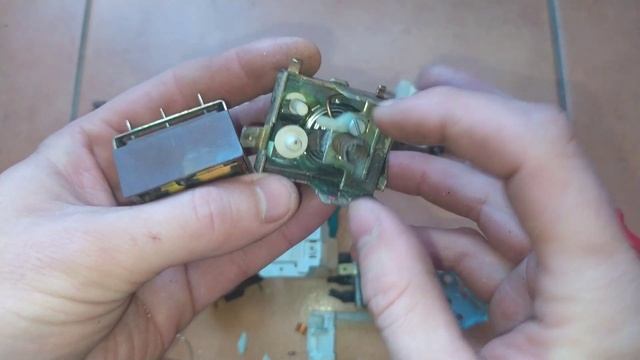 РАЗБОРКА РАЗНОГО ЭЛЕКТРИЧЕСКОГО ХЛАМА НА ЦВЕТНЫЕ И БЛАГОРОДНЫЕ МЕТАЛЛЫ #МОЯДОБЫЧА