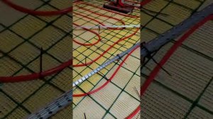 Монтаж греющего кабеля в  бане своими руками.