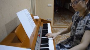 Играю на фортепиано